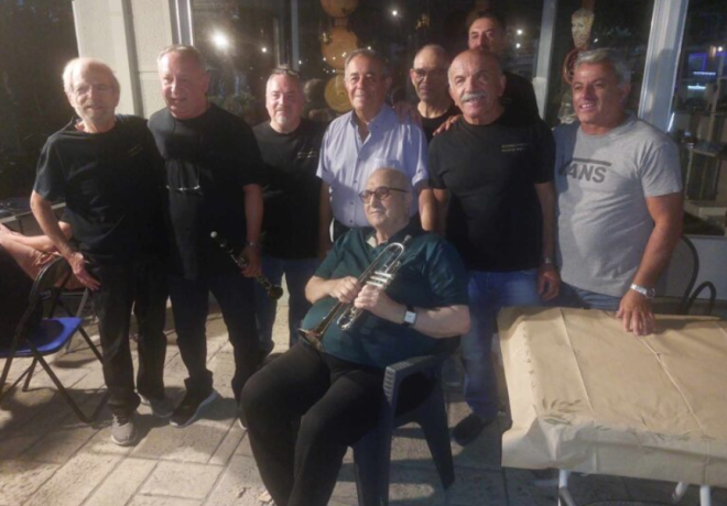 Για άλλη μια φορά οι “Stigma Sdband” συγκίνησαν με την μουσική τους παρουσία…Παρών ο “πατριάρχης της jazz στην Κόρινθο Κώστας Φιλιππίδης